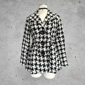 Stunning Y2K Candie's Black and White Houndstooth Pea Coat w/ big buttons- M/S